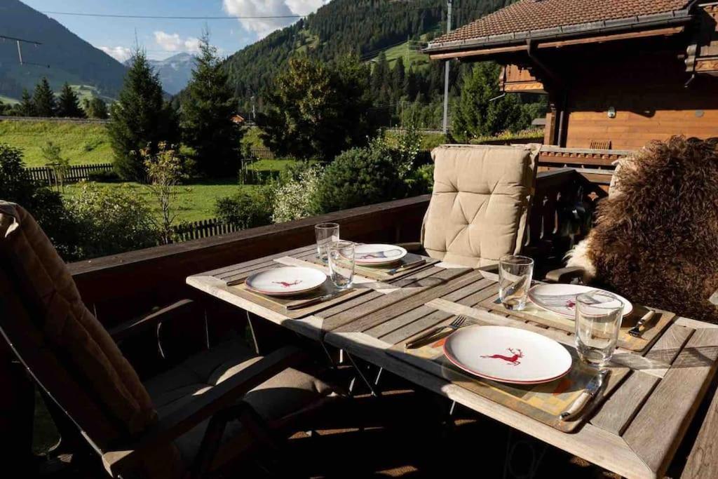 Cozy Place In Gstaad Center Extérieur photo
